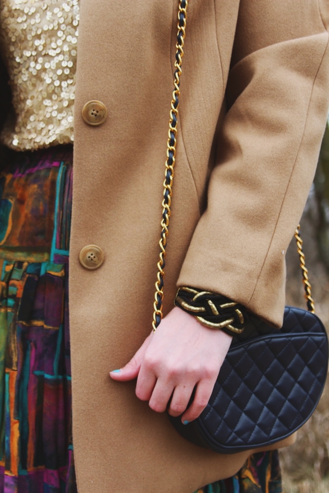 Swapping Holiday Styles w/ Mademoiselle Ruta | www.theoutfitrepeater.com hannah rupp the outfit repeater sequin holiday outfit idea christmas winter snow vintage