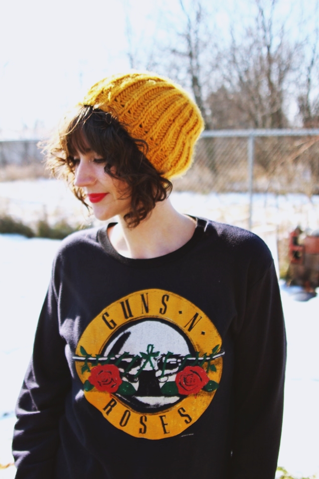 A Winter Outfit That Rocks! | www.theoutfitrepeater.com hannah rupp the outfit repeater winter outfit vintage guns n roses sweatshirt