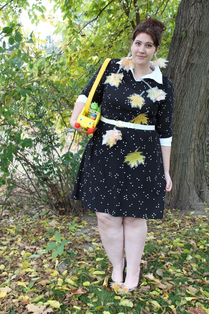 DIY: Miss Frizzle Costume for Halloween | www.theoutfitrepeater.com the outfit repeater hannah rupp the magic school bus liz miss frizzle halloween costume diy thrifted cosplay at home