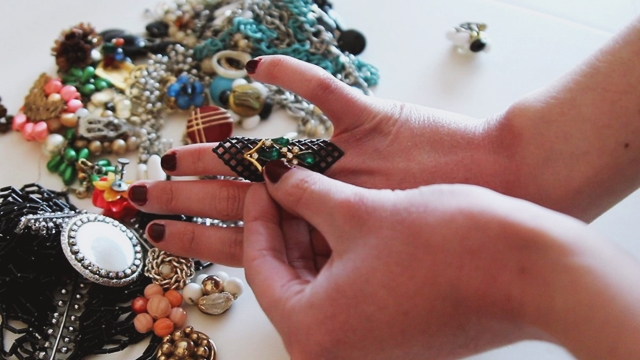 DIY: Trendy Cage Ring | The Outfit Repeater | www.theoutfitrepeater.com diy-ring-00