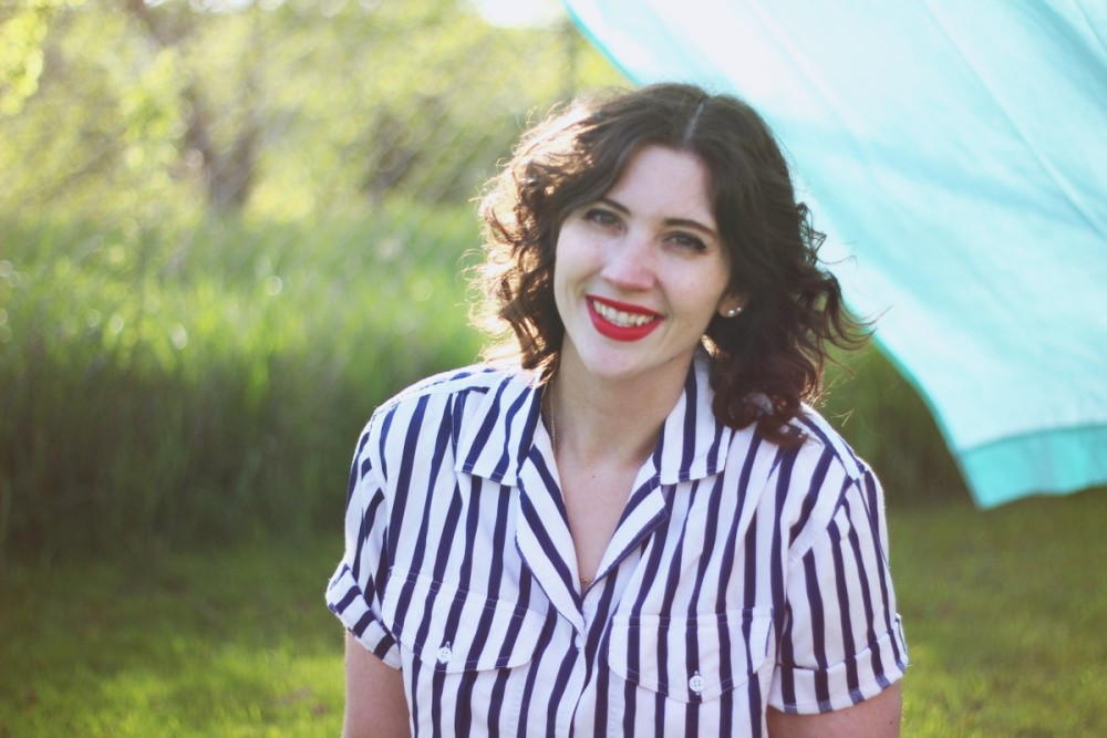 Curly To Wavy Hair Video Tutorial + Outfit