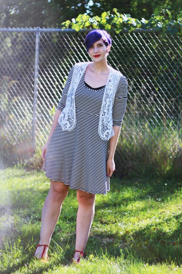 striped-dress-casual-autumn-outfit-04