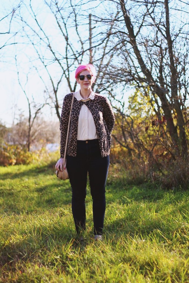 Outfit: Peach grandma blouse, leopard print cardigan, dark wash high waisted denim jeans, small beige ASOS purse, pink pixie cut