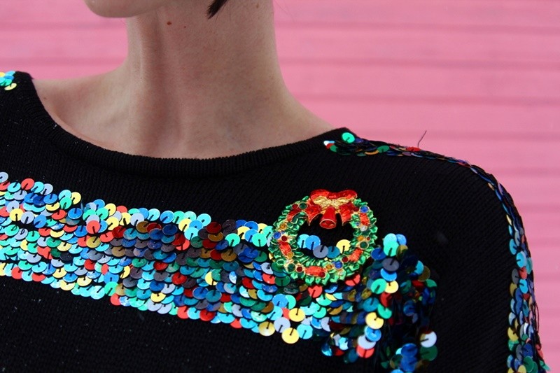 the outfit repeater hannah rupp christmas winter snow red tights sequins santa vintage