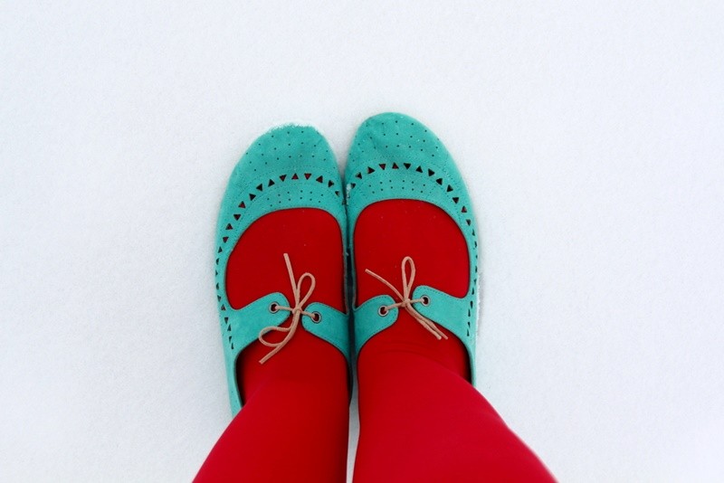 the outfit repeater hannah rupp christmas winter snow red tights sequins santa vintage