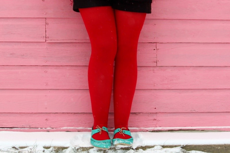 the outfit repeater hannah rupp christmas winter snow red tights sequins santa vintage