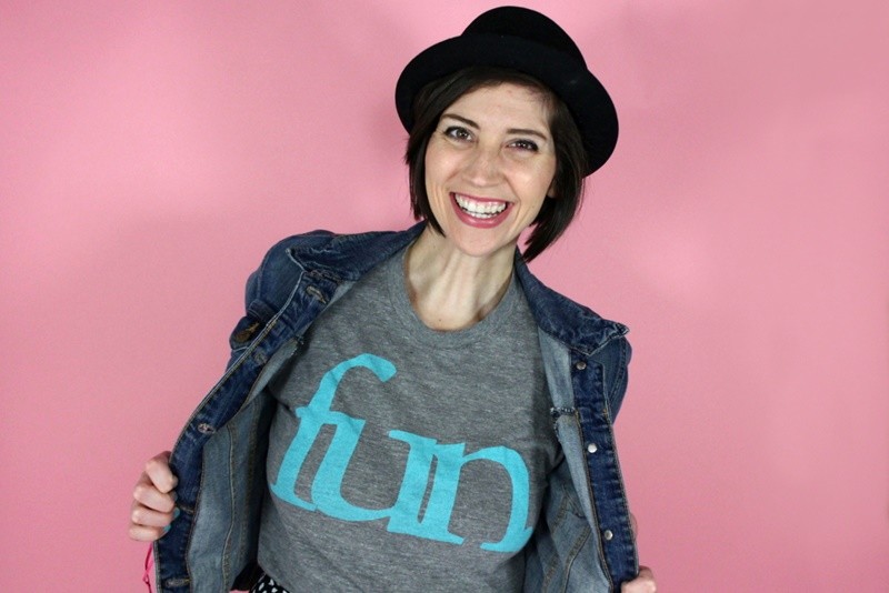 the outfit repeater hannah rupp winter capsule wardrobe challenge fun tee denim jacket rocker vintage thrifted 80s