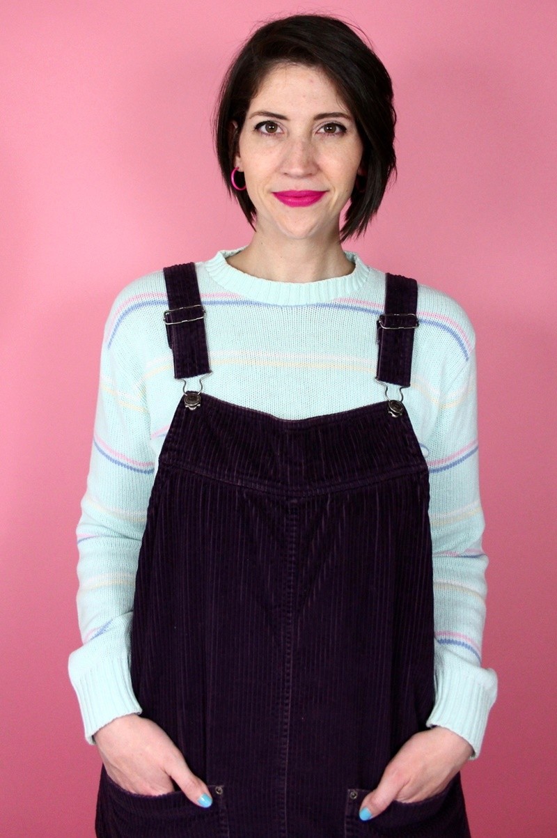 Winter Capsule Wardrobe Challenge: Day 4 | www.theoutfitrepeater.com hannah rupp the outfit repeater winter capsule wardrobe challenge jumper dress corduroy overalls thrifted vintage sweater