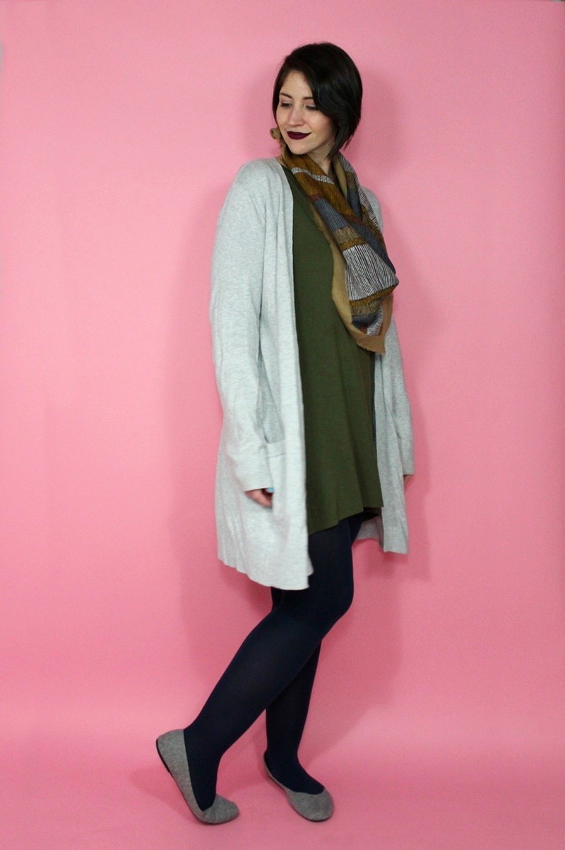 Winter Capsule Wardrobe Challenge: Day 5 | www.theoutfitrepeater.com hannah rupp the outfit repeater capsule wardrobe challenge cool cardigan tobi long tall sally blue tights vintage scarf dark colourpop lipstick