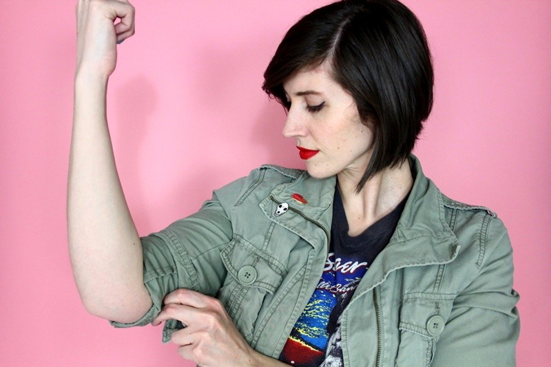 Simple Clothing Hacks Anyone Can Do | www.theoutfitrepeater.com hannah rupp the outfit repeater simple clothing hacks vintage thrifted punk edgy flair enamel pins