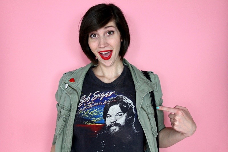 Simple Clothing Hacks Anyone Can Do | www.theoutfitrepeater.com hannah rupp the outfit repeater simple clothing hacks vintage thrifted punk edgy flair enamel pins