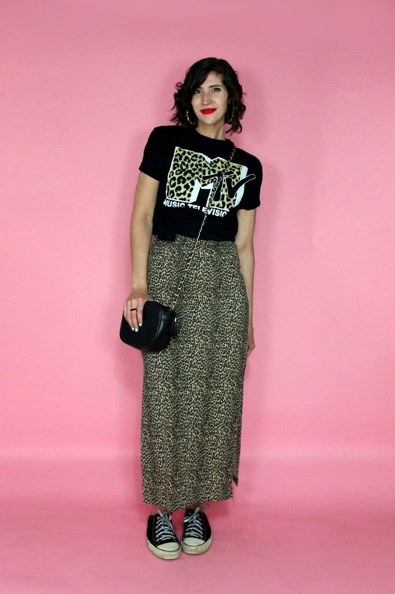 This Is How An Adult Dresses Up A Graphic T-Shirt | www.theoutfitrepeater.com dressing up a graphic t-shirt mtv music fashion hannah rupp the outfit repeater