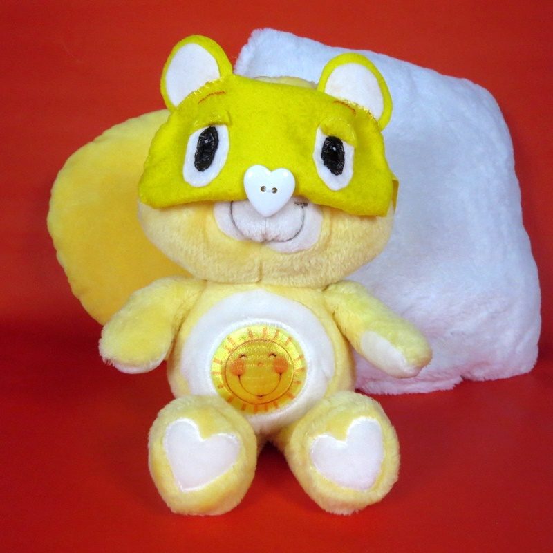 DIY Care Bear Sleeping Eye Mask | www.theoutfitrepeater.com DIY Care Bear sleeping eye mask how to tutorial retro funshine 1980s hannah rupp the outfit repeater
