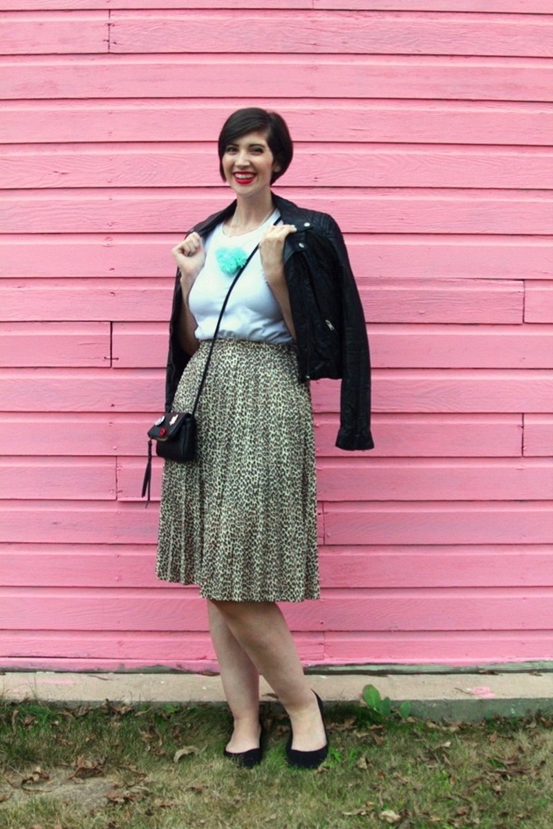 fall 2018 fashion trends in your closet vintage thrifted animal print monochrome 1980s hannah rupp the outfit repeater