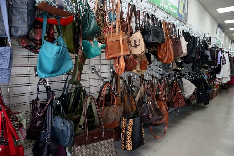 Don't Miss These Thrift Stores in Northern Illinois! | www.theoutfitrepeater.com goodwill illinois thrift store review hannah rupp the outfit repeater