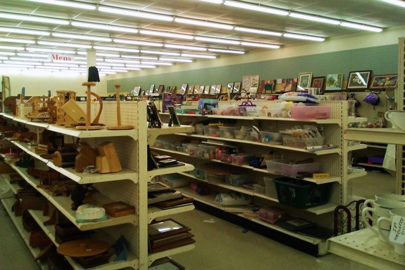 Don't Miss These Thrift Stores in Northern Illinois! The Outfit Repeater