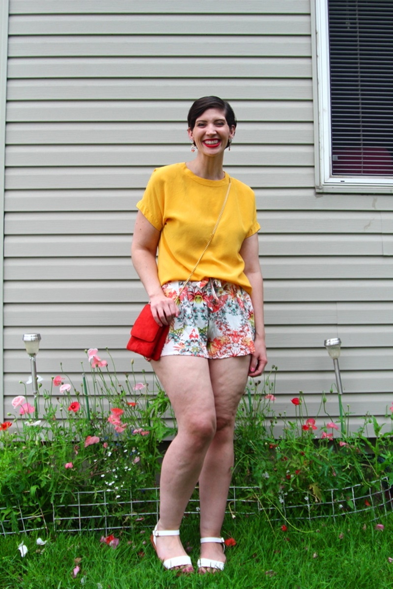 Going Outside My Comfort Zone in Floral Shorts + How You Can Do It Too ...